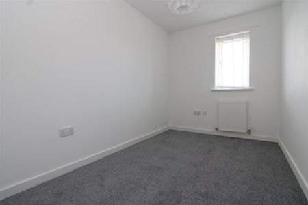 3 bedroom end of terrace house to rent - Photo 3