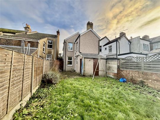 Clarence Crescent, DA14, Kent - Photo 1