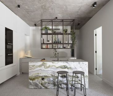 Exciting Executive Style Living - Photo 4
