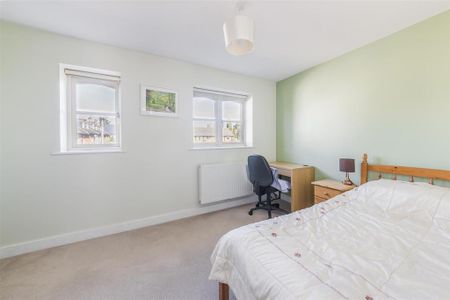 3 bedroom terraced house to rent - Photo 4