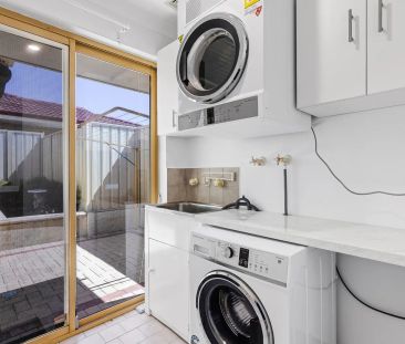 Spacious, Stylish & Superbly Located Villa - Photo 6