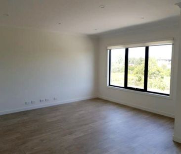 22/47 Waterhaven Boulevard, Point Cook VIC, Belconnen - Photo 2