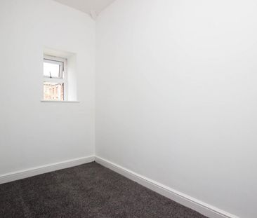 3 bedroom House To Let Total Size: 905 SQ FT - Photo 3