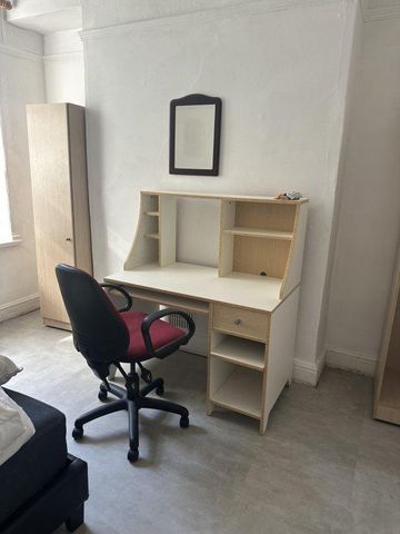 3 bedroom house share to rent - Photo 5