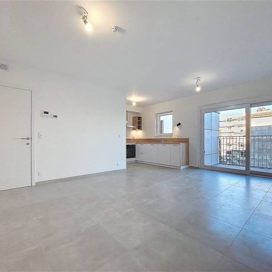 Appartement te huur - Photo 1