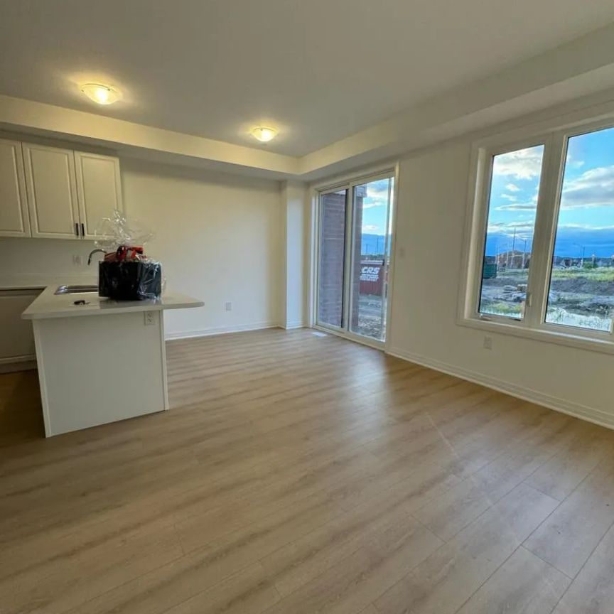 75 SAGEWOOD AVENUE - Photo 1