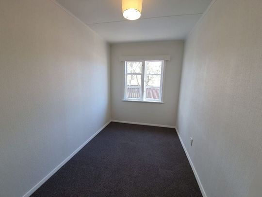 Spacious, Renovated 3 Bedroom Home – Ready to Move - Photo 1
