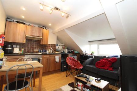 2 bedroom flat to rent - Photo 3