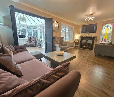 4 bedroom detached house to rent - Photo 3