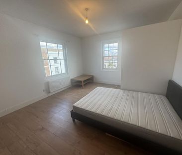 West Street, Fareham - Photo 4