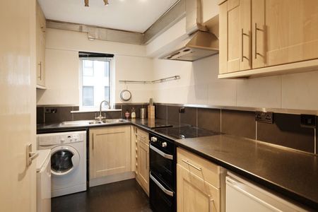 Studio Apartment - Photo 4