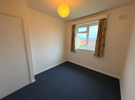 1 bedroom Flat To Let - Photo 2