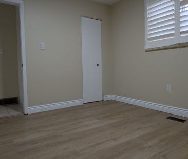 For Lease - 242 Millen Road, Hamilton, Ontario - Photo 5