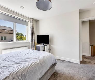 17 Larkfield View, Clay Farm, Leopardstown, Dublin 18, County Dublin - Photo 5