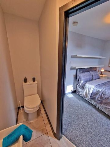 Ensuite Room 4, 32 Sandown Rd, Belfast, BT5 6GY - Photo 5
