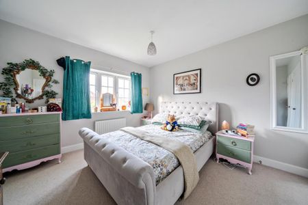 4 bedroom detached house to rent - Photo 2