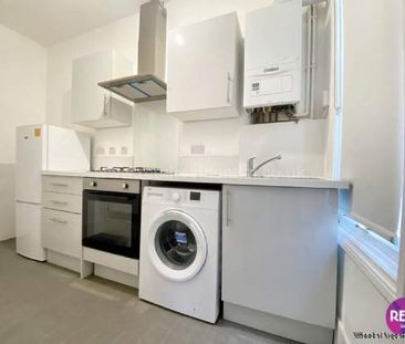 1 bedroom property to rent in Westcliff On Sea - Photo 2