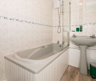 2 bedroom apartment to rent Christchurch Road, Bournemouth, BH1 - Photo 3