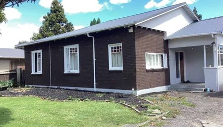 Perfect Position Four Bedroom Home - Photo 3