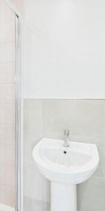 1 bedroom house of multiple occupation to rent - Photo 4