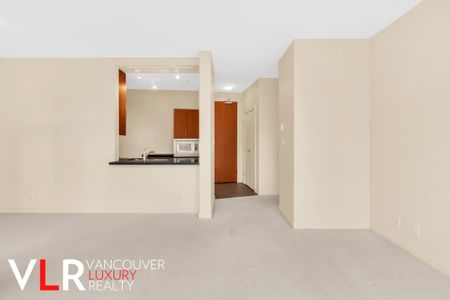 Condo in Downtown Vancouver, BC - Photo 3