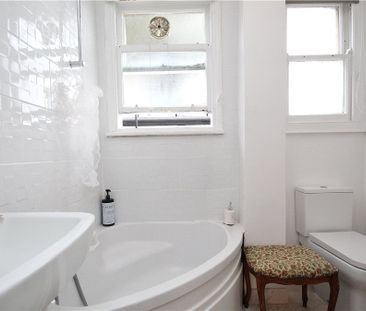 Chiswick Road, London, W4 5RA - Photo 2