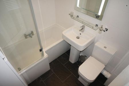 3 bedroom detached house to rent - Photo 3