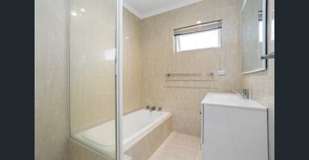 Bayswater Haven: Convenience Meets Comfort - Photo 3