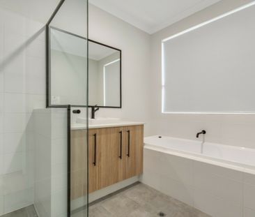 Modern easy care home- must view! - Photo 1