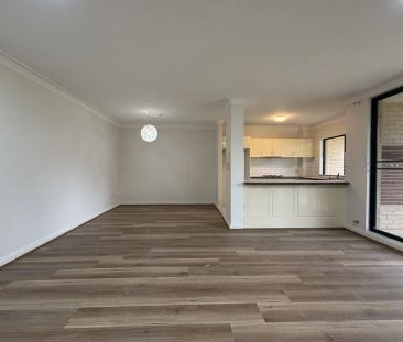 Exquisite, Restored Apartment Within Carlingford West School Catchment - Photo 6