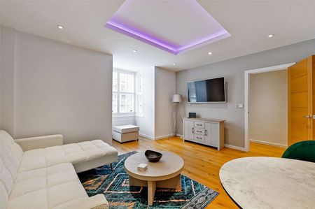 Short let: A very high-specification and furnished apartment with off-street parking in a much sought after Windsor town location. - Photo 2