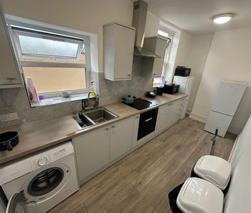 Studio Flat, New Cross Road, SE14 - Photo 1