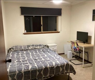 Victoria Park - Photo 4