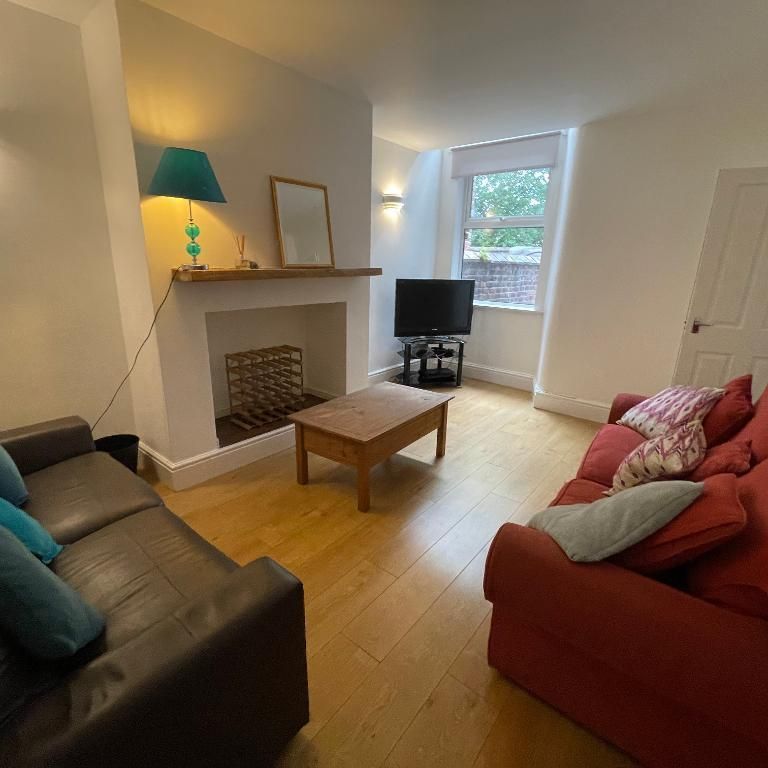5 bedroom terraced house to rent - Photo 1
