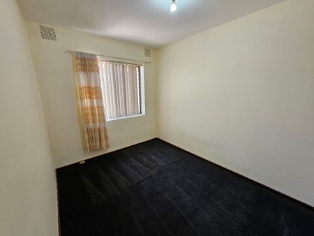 Fresh & Ready - Two Bedrooms & Ground Floor *Open 11/12 4.30pm to 4.45pm* - Photo 3
