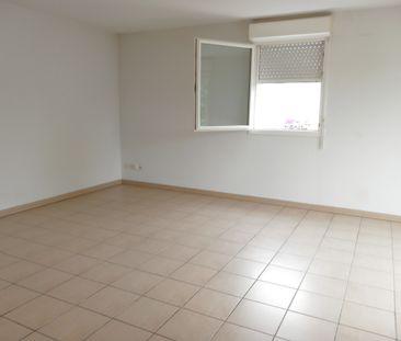 Location Appartement 2 pièces 49m² MARMANDE 47200 - Photo 5