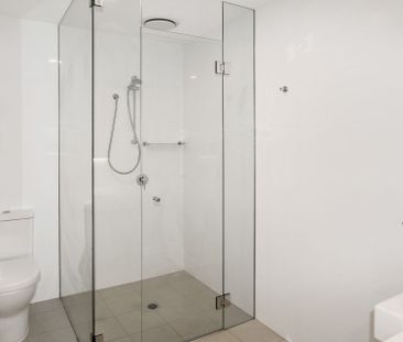 Spacious 1 Bedroom with Generous Sized Bedroom and Extra Large Park... - Photo 5