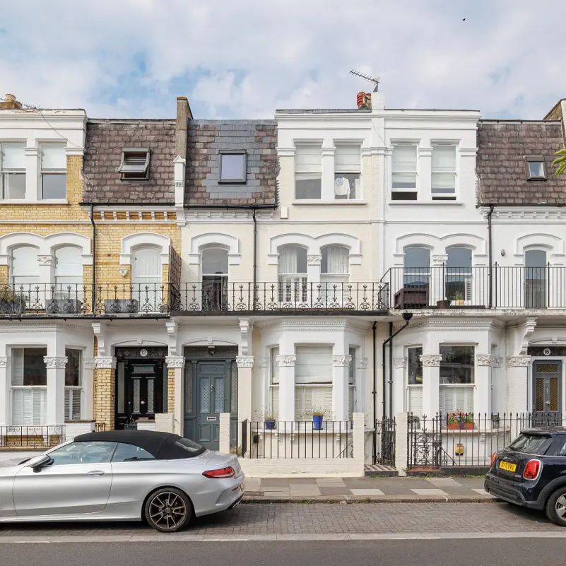 5 bedroom house in Fulham - Photo 1