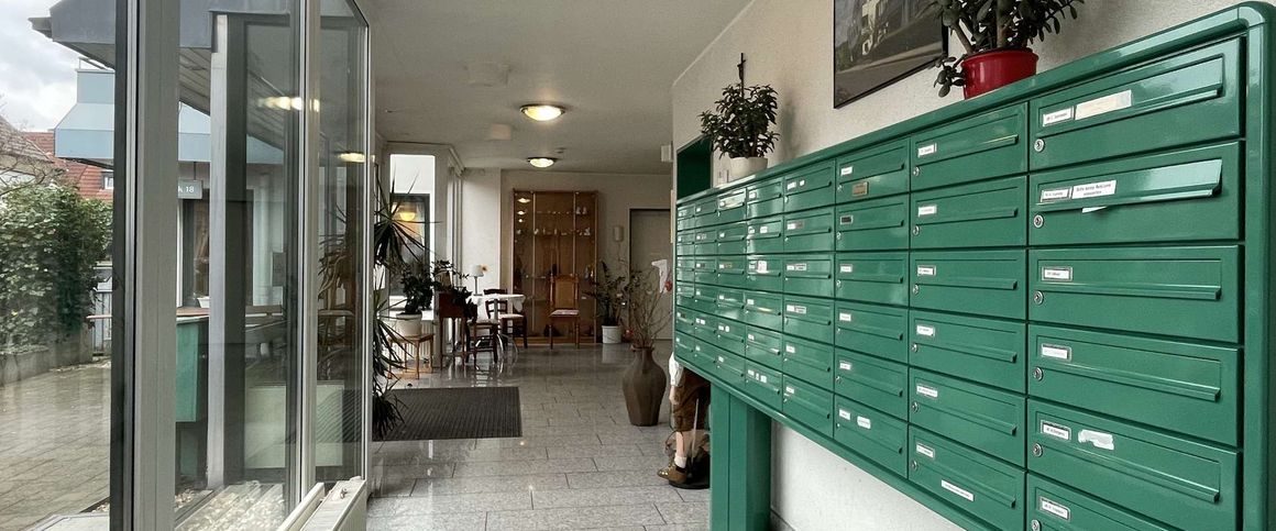 KR-HÜLS - FÜR SENIOREN - HELLE WOHNUNG MIT EINBAUKÜCHE - BALKON - AUFZUG - GARTEN - Foto 1