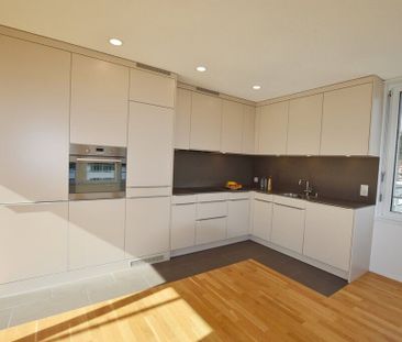 Modern 3.5-room apartment with balcony at the Lyss train station - Photo 4