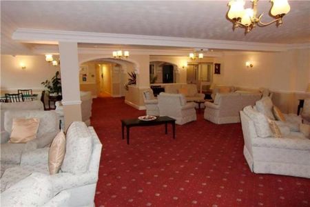 1 bedroom retirement property to rent - Photo 3