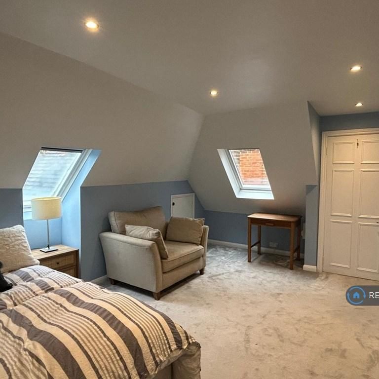 1 bedroom in a house share to rent - Photo 1