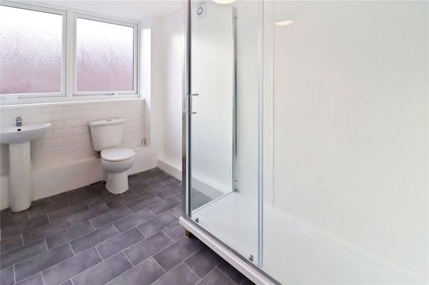 3 bedroom flat to rent - Photo 1