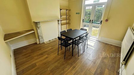 1 bedroom in a house share to rent - Photo 4