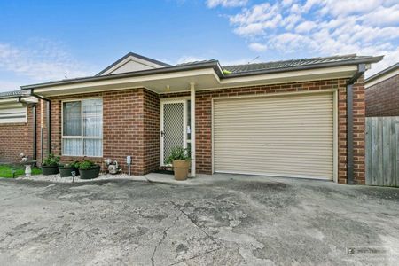 MODERN LOW MAINTEMANCE BRICK TOWN HOUSE IN QUIET SETTING - Photo 3