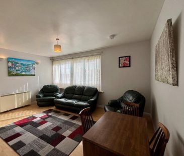 4 bedroom flat to rent - Photo 2