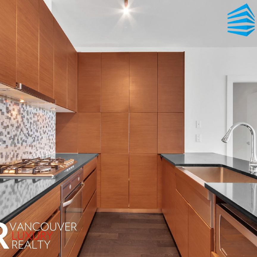 Condo in Downtown Vancouver, BC - Photo 1