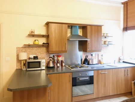 2 bedroom flat to rent - Photo 3