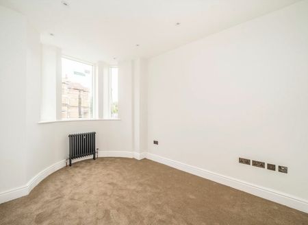 Fransfield Grove - Photo 2