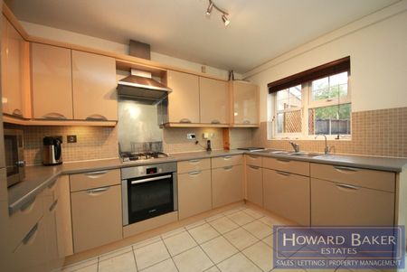 De Havilland Road, HA8 - Photo 2